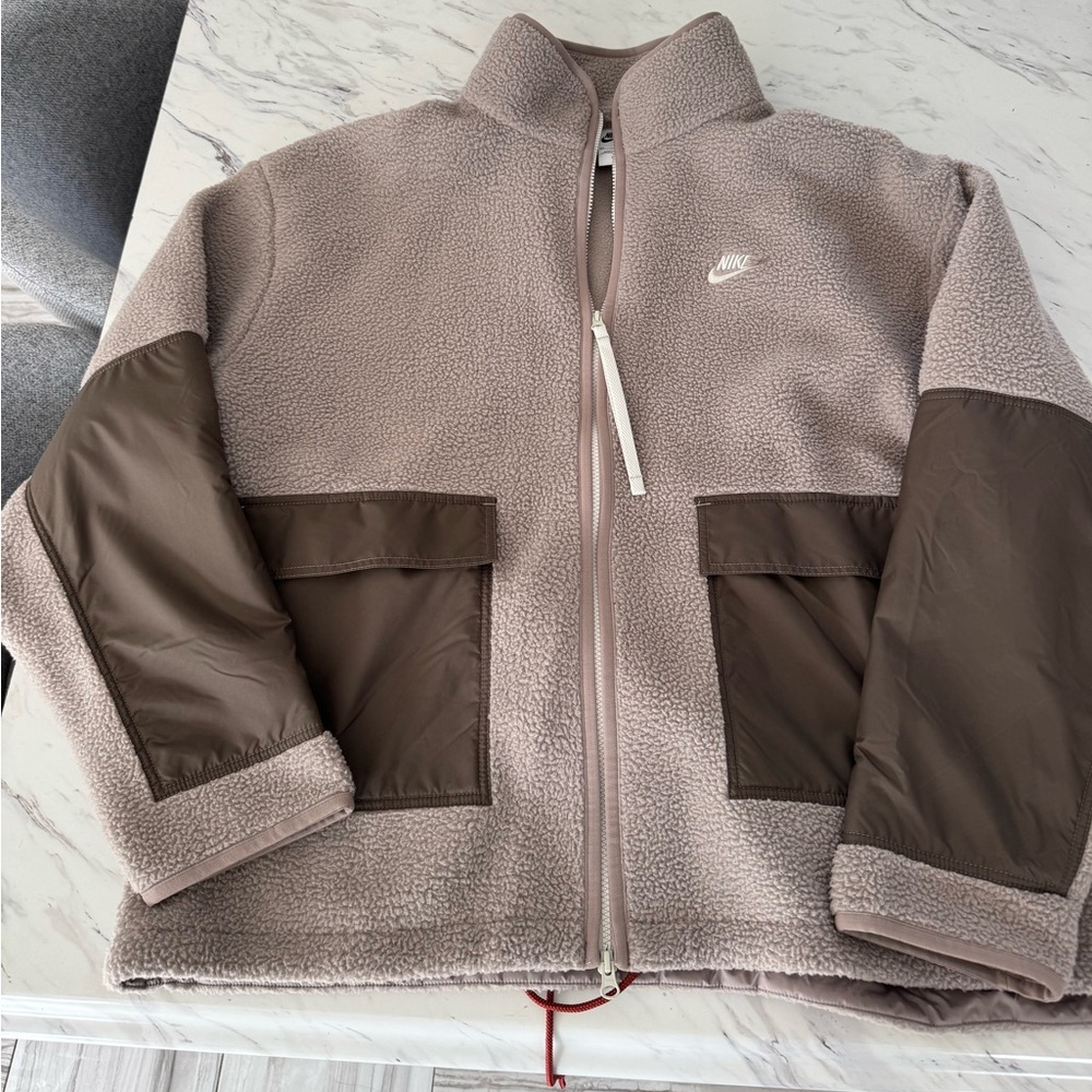 NWOT Nike Beige and Cream Sherpa Jacket